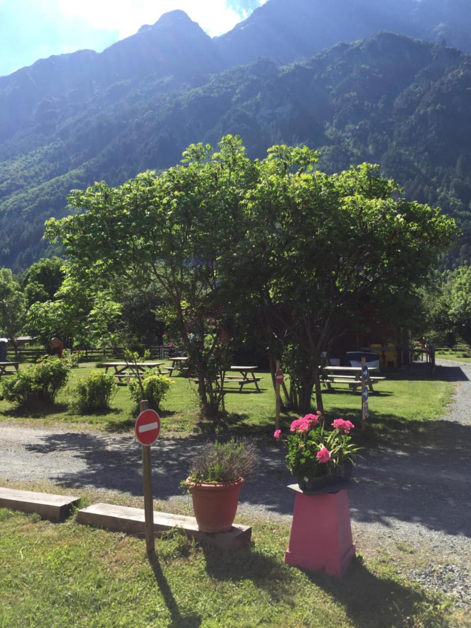 Ferme Noemie Villa Le Bourg-dʼOisans Exterior foto